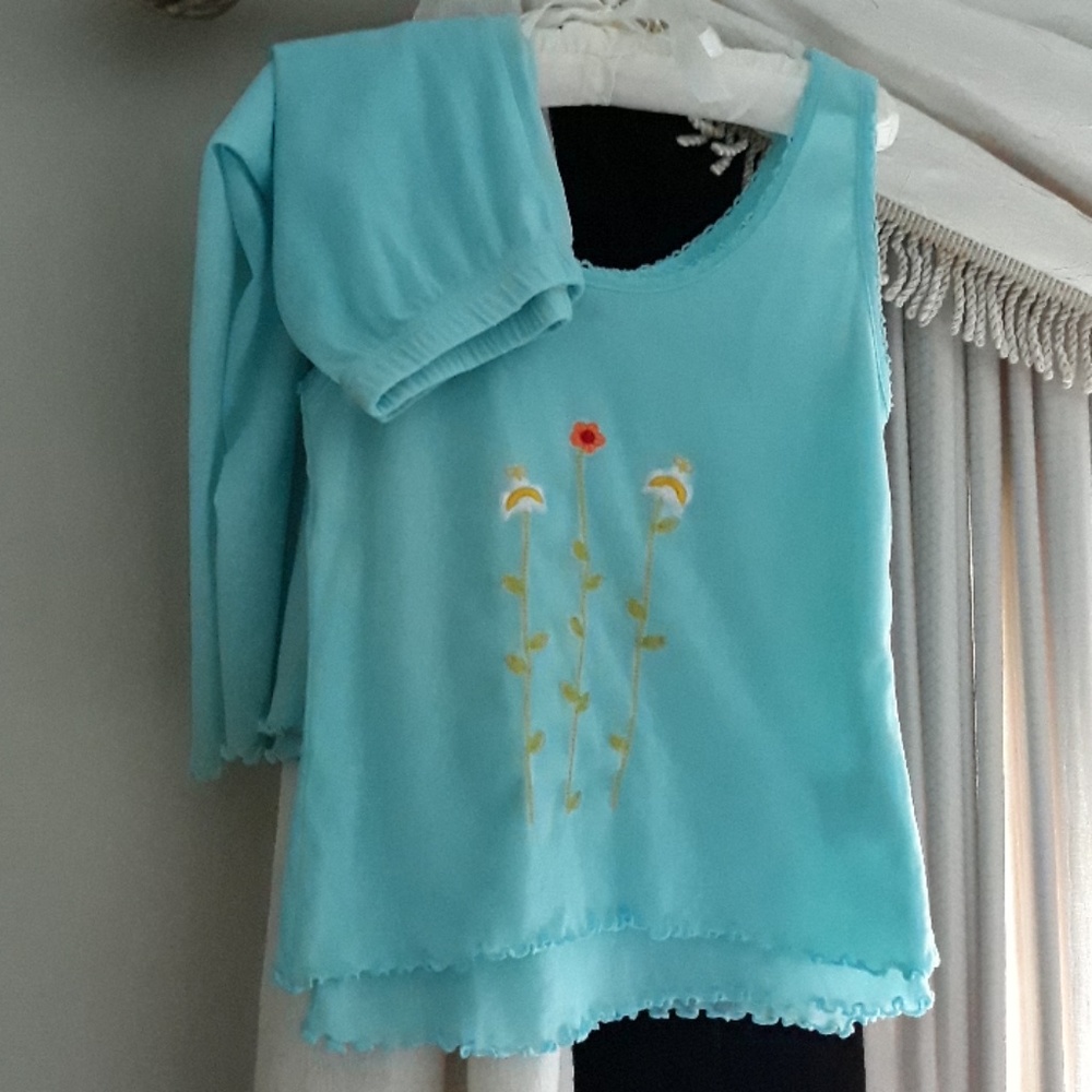 SLEEPWEAR